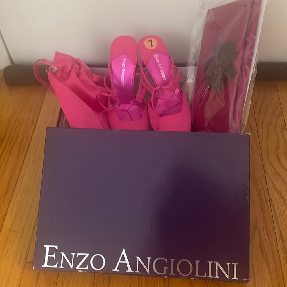 Shoes with matching sack and purse
